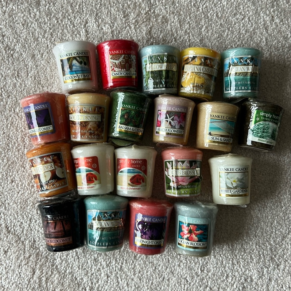 Bundle of 20 Yankee Candle Votives - many vintage scents Never burned